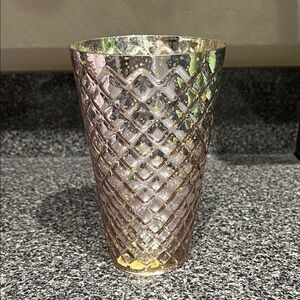 Elegant Gold Diamond-Cut Vase
